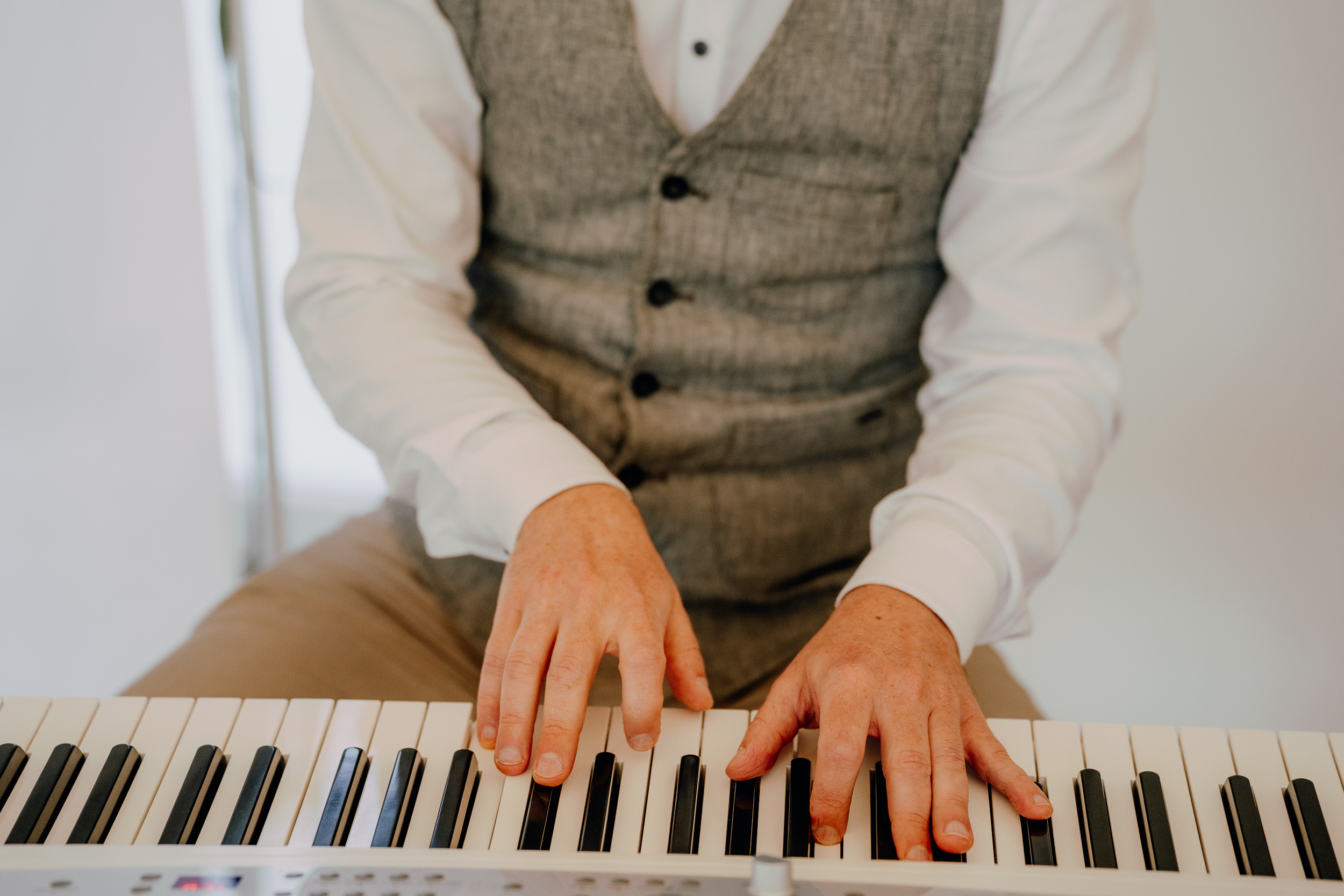 Sängerin Nadine Gabriel, mit Pianist oder Pianistin